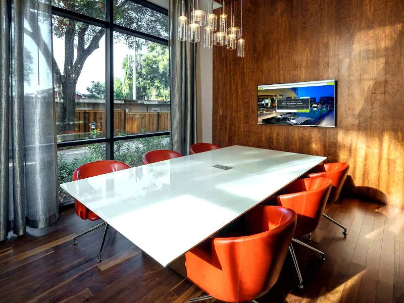 Breathtaking Meeting Room for Celebrations - Featured image