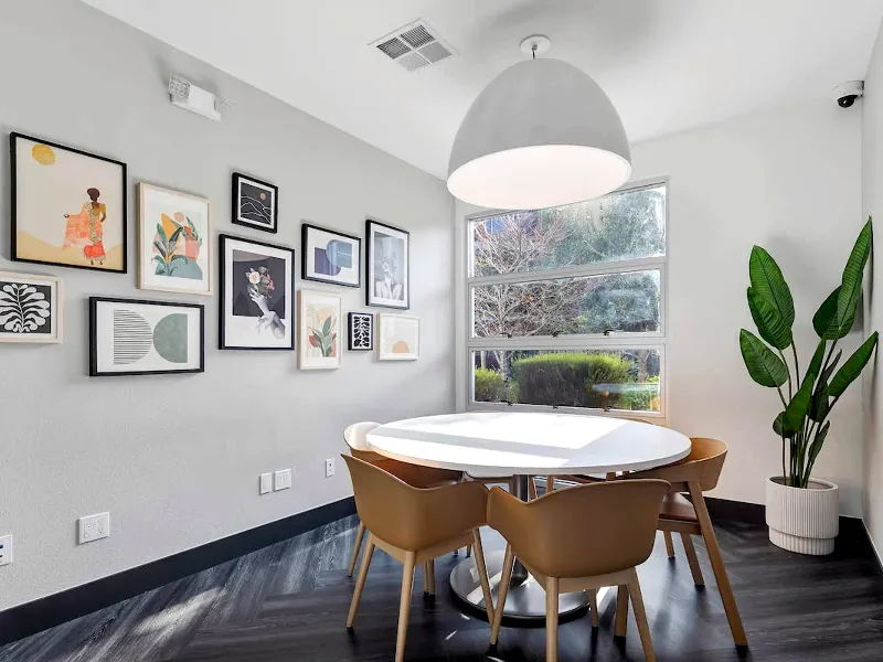 Distinctive Meeting Room for Memorable Events - Gallery image