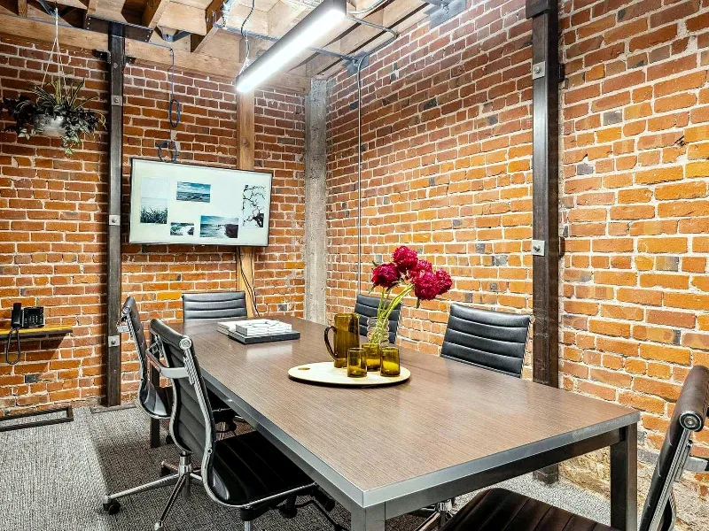 Intimate Meeting Room for Gatherings in Temescal - Gallery image