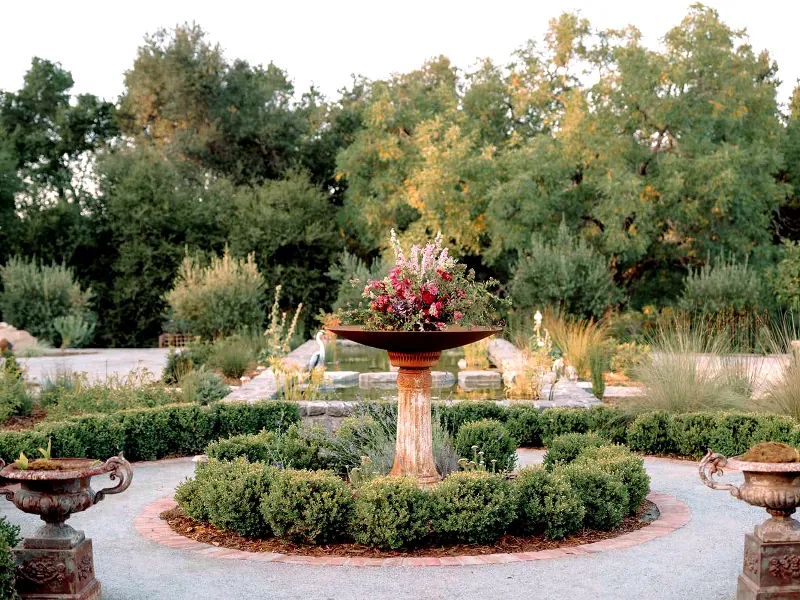 Spacious Waterfront Estate for Special Occasions - Gallery image