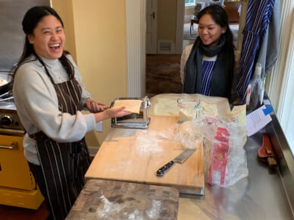 Farmers Market Tour and Seasonal Lunch in Oakland