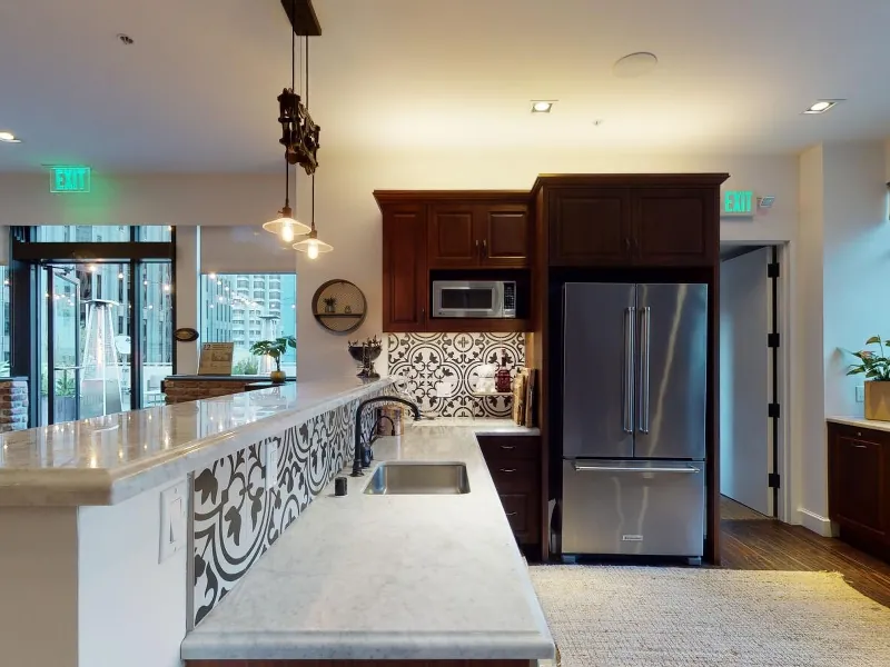 Premium Penthouse Rooftop with City Views - Gallery image