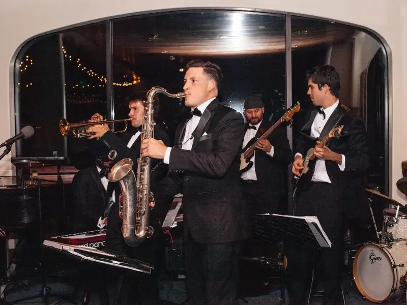 Garuda Blue - Professional Live Music - Featured image