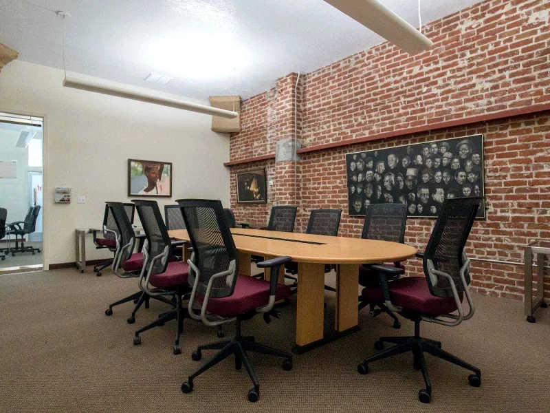 Breathtaking Meeting Room for Special Occasions - Gallery image