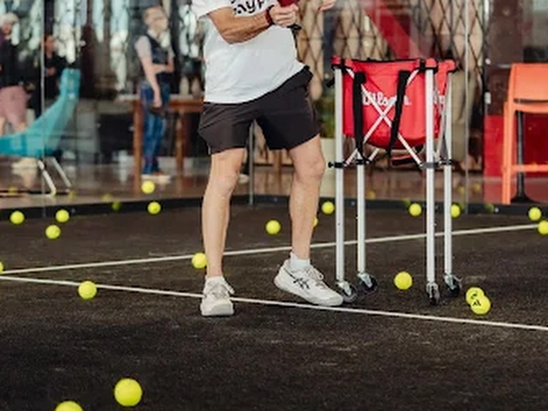 2 Padel Courts (3 hrs) + Combo Catering