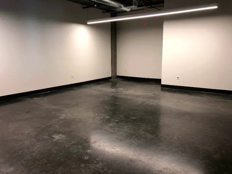 Spacious Warehouse for Special Occasions in Design District - Gallery image