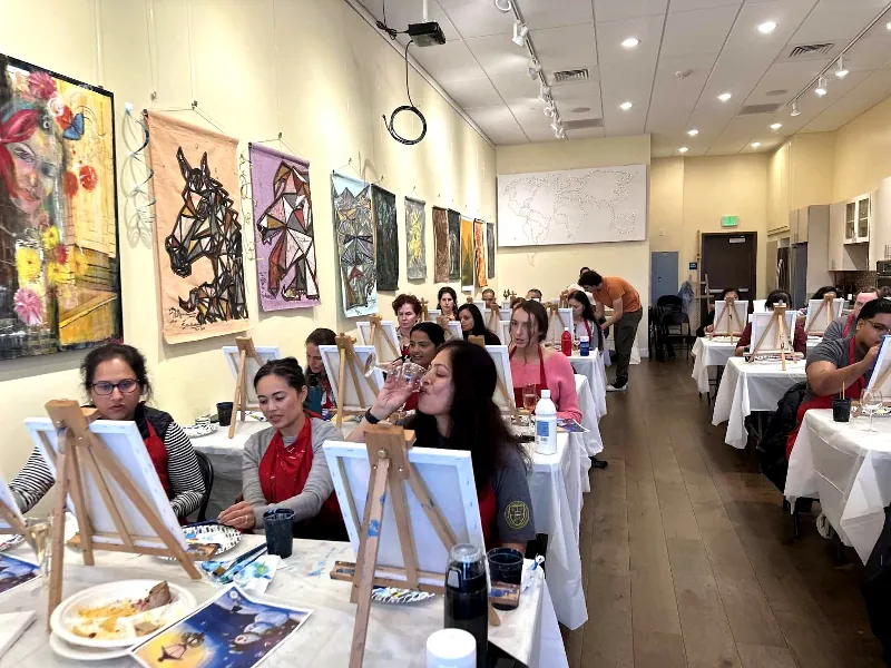 Art Studio with Natural Light for Events - Gallery image