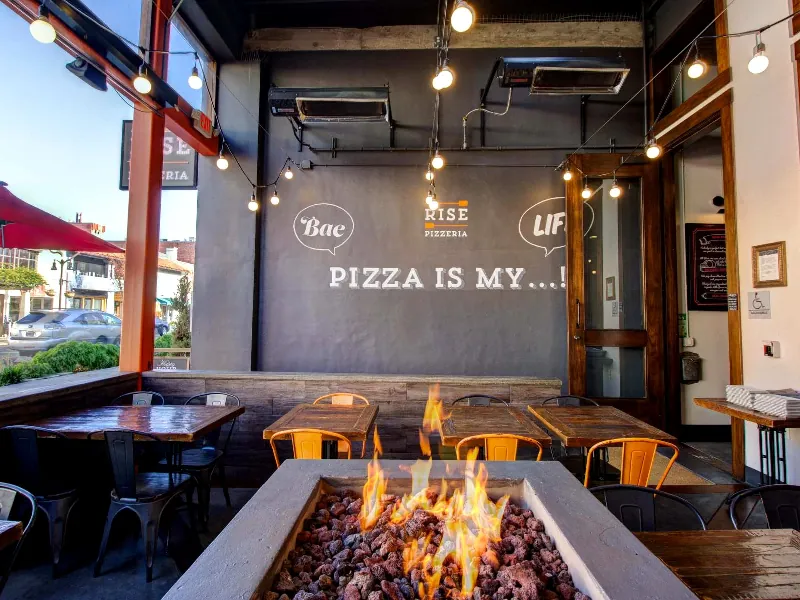 Elegant Restaurant for Celebrations in Downtown - Gallery image