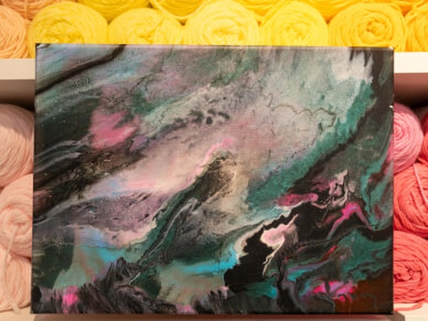 Creative Paint Pouring Workshop for Team Building