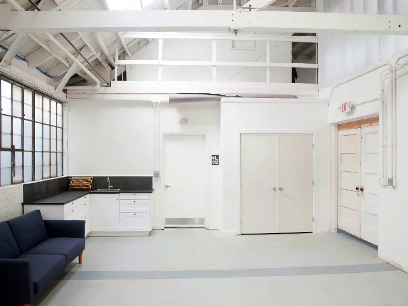 Photo & Video Studio with Vaulted Ceilings for Events - Gallery image