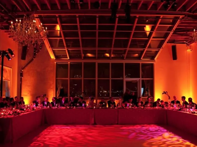 Skyline Gallery with Rooftop Deck - Gallery image