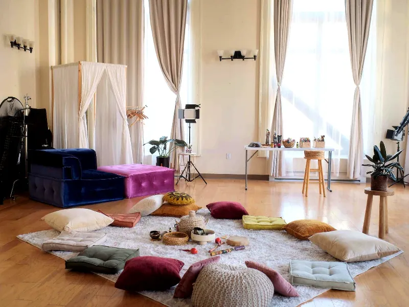 Sophisticated Photo Studio for Celebrations - Featured image