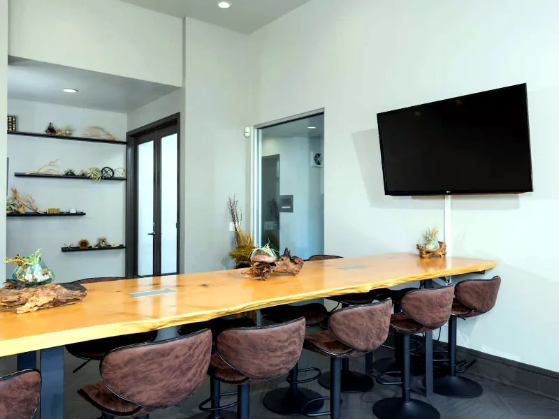 Majestic Lounge for Gatherings - Gallery image