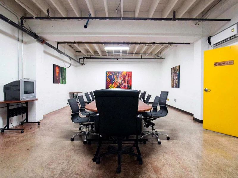 Striking Meeting Room for Memorable Events - Featured image