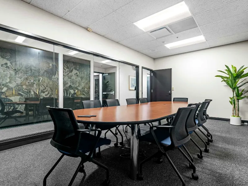 Alluring Meeting Room for Hosting - Gallery image