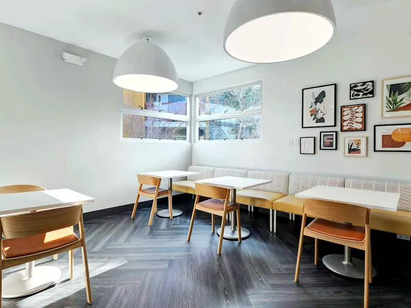 Dazzling Meeting Room for Events - Gallery image