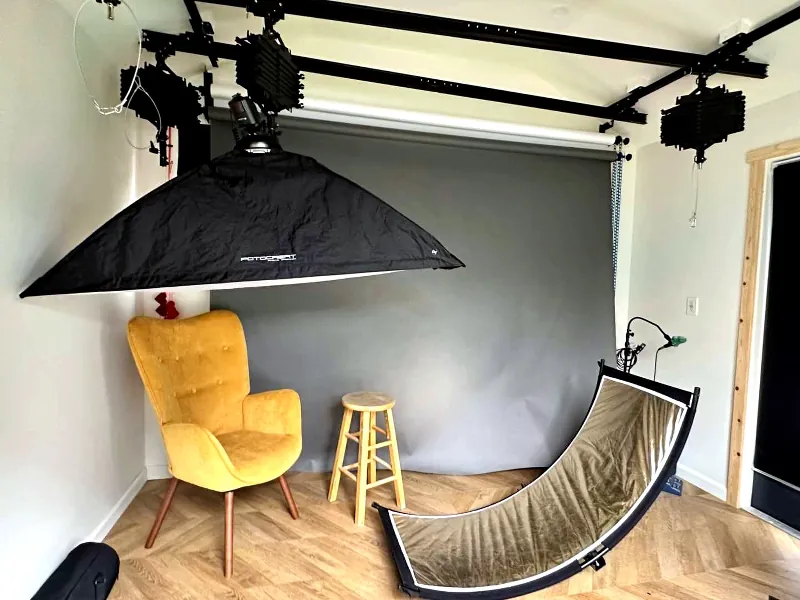 Photo & Video Studio with Natural Light for Events in Frick - Gallery image