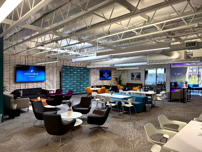 Intimate Meeting Room for Hosting in Downtown North - Gallery image