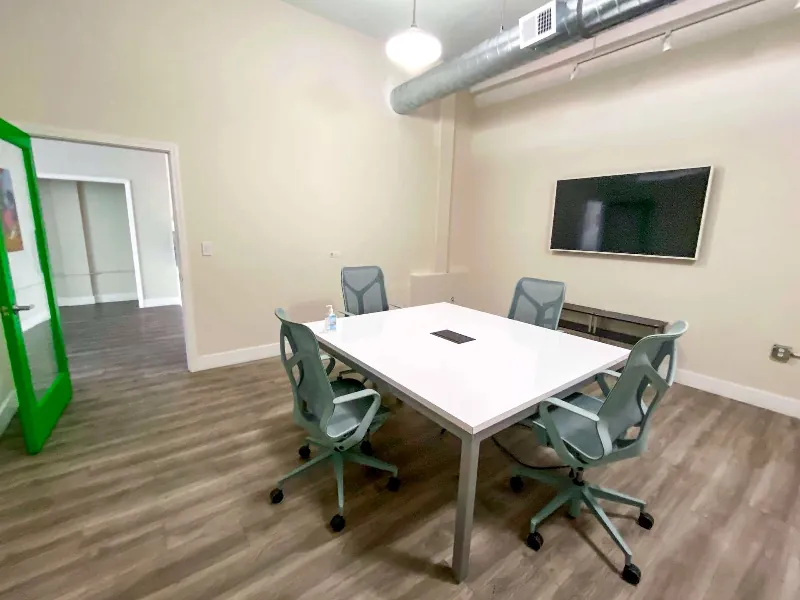 Enchanting Meeting Room for Memorable Events - Gallery image