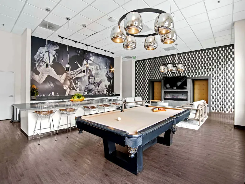Lounge with Fireplace for Events in Western Addition - Gallery image