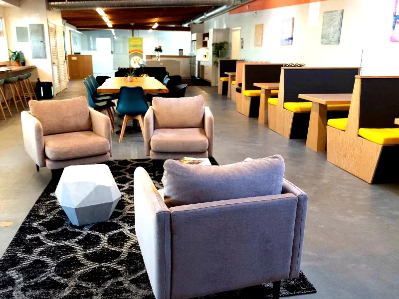Lounge with Natural Light for Events - Gallery image