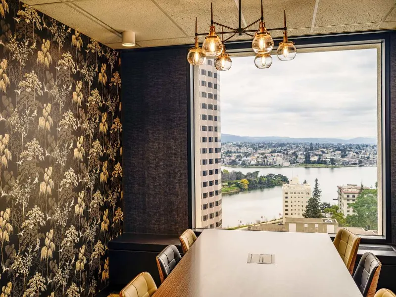 Inviting Meeting Room for Hosting - Gallery image