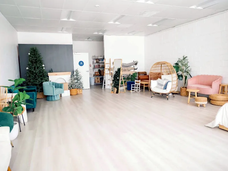 Intimate Photo Studio with Natural Light - Featured image