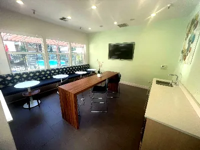 Inviting Meeting Room for Celebrations in Walnut Creek Venues in Walnut Creek - Featured