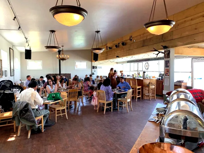 Captivating Clubhouse for Memorable Events - Gallery image