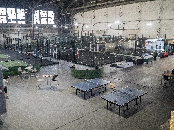 2 Padel Courts (3 hrs) + Combo Catering