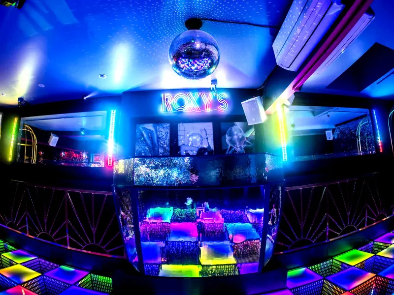 Striking Bar & Lounge for Celebrations in Marina - Gallery image