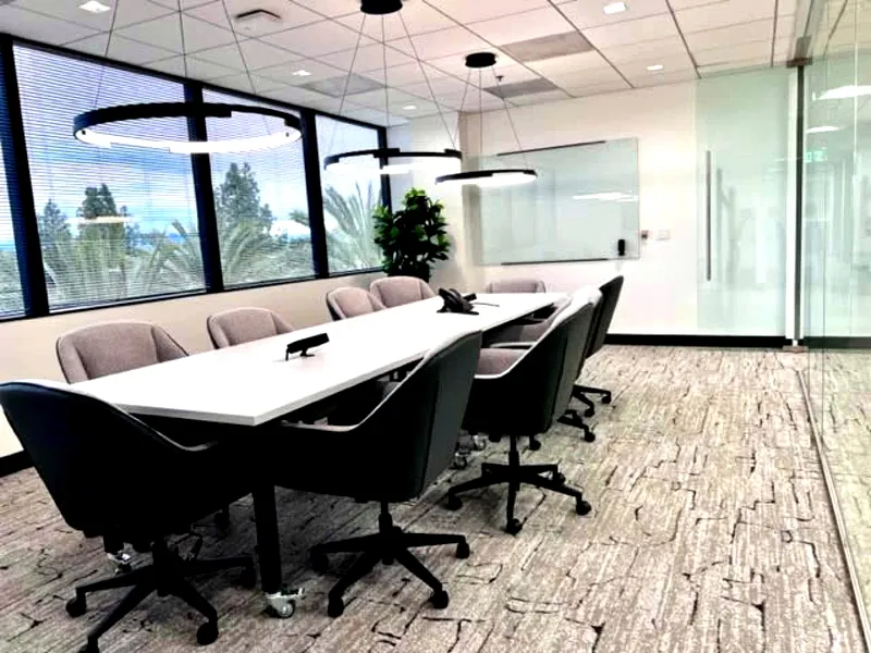 Distinctive Meeting Room for Celebrations - Gallery image