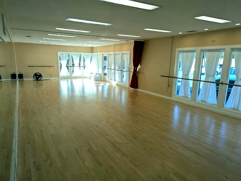 Dance Studio with Natural Light for Events in Moraga Blvd - Gallery image