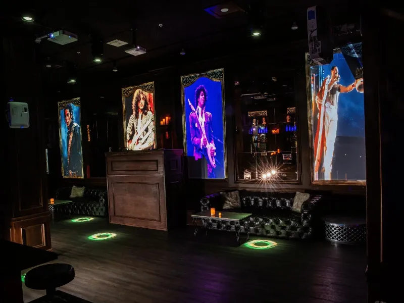 Premium Cocktail Lounge with Live Entertainment - Gallery image