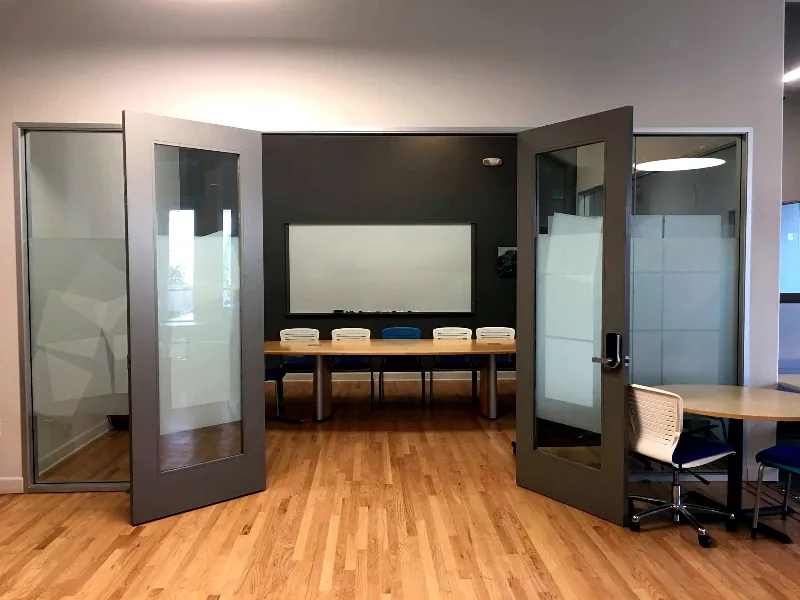 Intimate Meeting Room for Events in Heritage District - Gallery image