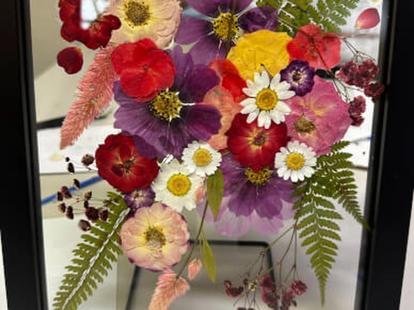 Pressed Flower Frame Artistry (Instructor Travels)