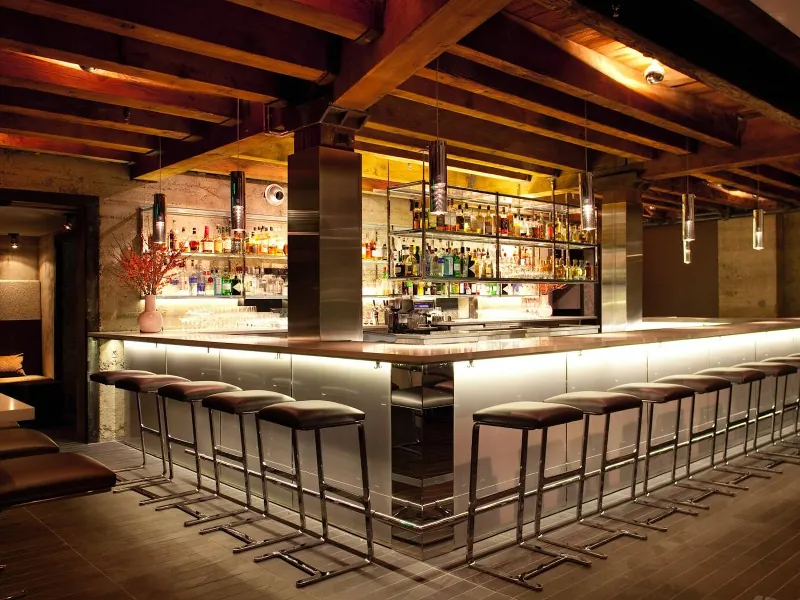 Sophisticated Lounge & Bar Experience - Featured image