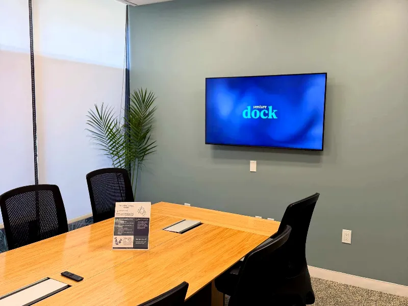 Intimate Meeting Room for Events in Downtown North - Gallery image