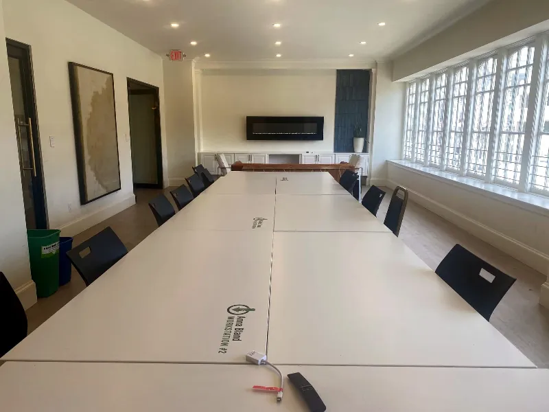 Dazzling Multipurpose Space for Hosting - Gallery image