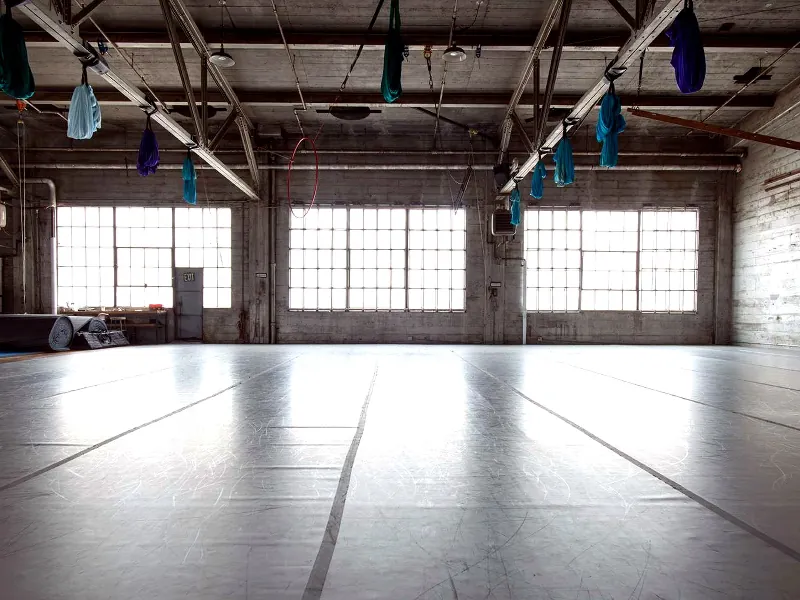 Warehouse with Natural Light for Events - Gallery image