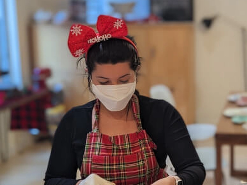 Festive Holiday Cupcake Decorating Team Building Experience - Gallery image