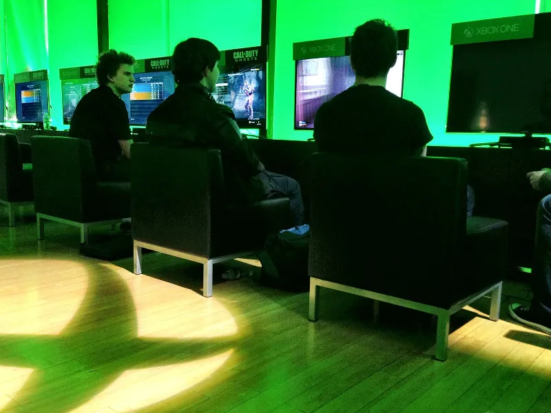 Professional Gallery Studio with Blackout Control - Gallery image