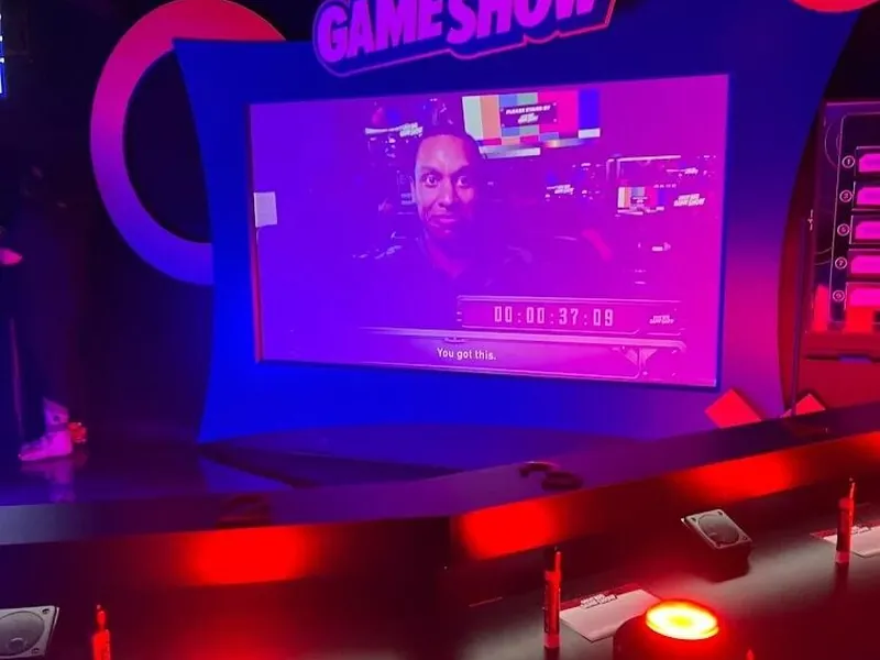 Interactive Game Competition Function Room - Gallery image