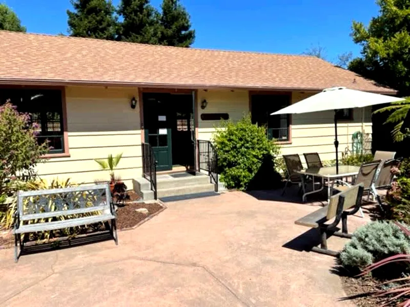 Alluring Outdoor Space for Hosting - Gallery image