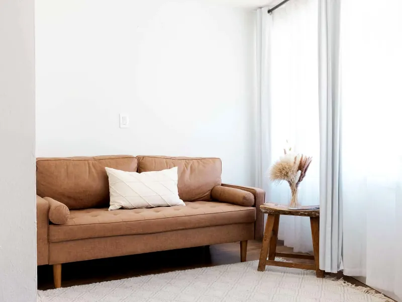 Intimate Photo Studio with Natural Light - Gallery image