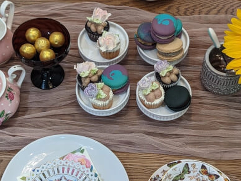 Buttercream Cupcake Decorating Workshop: Roses, Daisies/Scabiosa - Gallery image