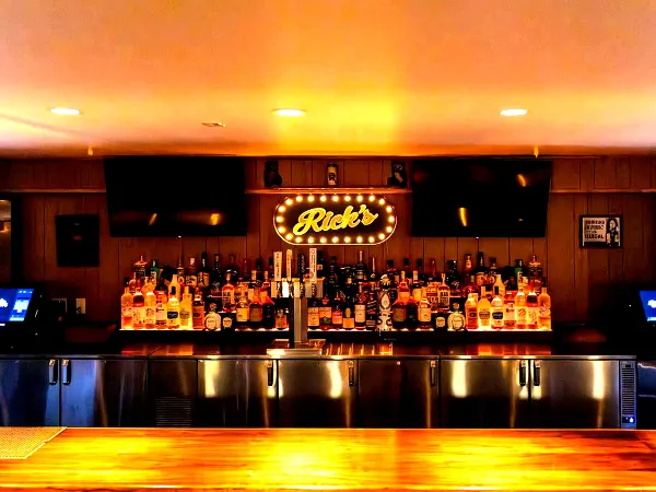 Inviting Bar & Lounge for Celebrations in Marina - Anniversary in San Francisco - Featured image