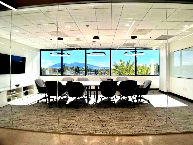 Distinctive Meeting Room for Celebrations - Featured image