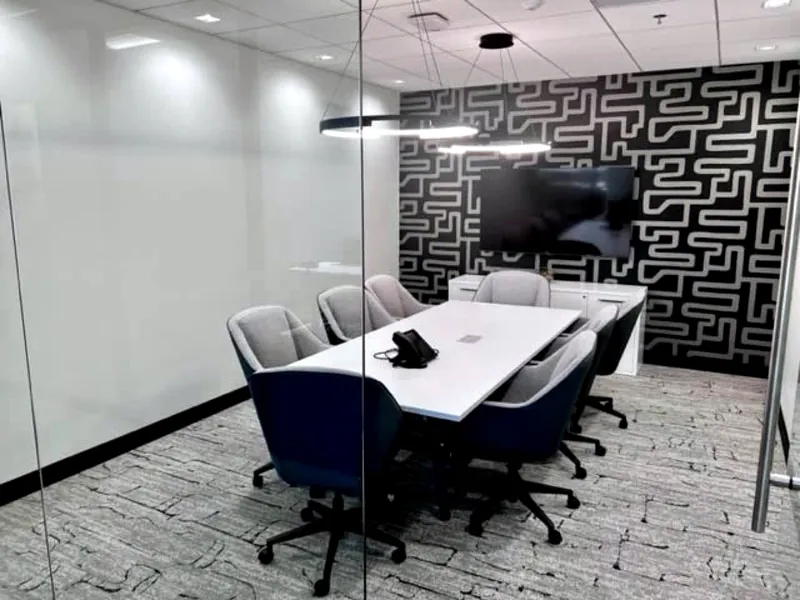 Remarkable Meeting Room for Gatherings - Gallery image