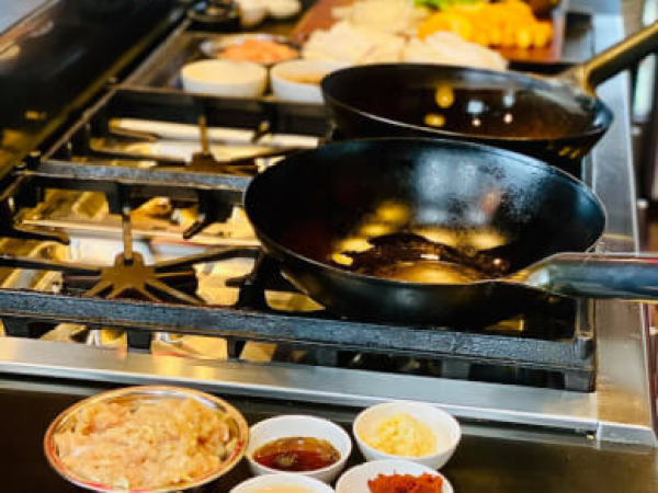 Thai Basil Chicken Cooking Class – A Three-Course Experience